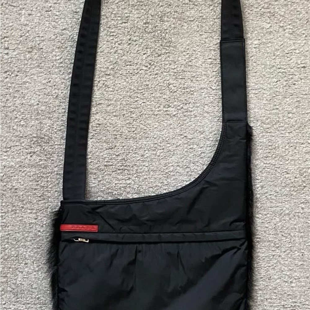 Prada Black and Red Messenger Bag with Minimalist Design - Picture 3 of 14